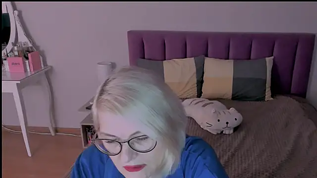 sabrinamacmarren online show from 02/01/25, 04:11