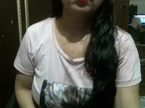 Snapshot of UrsMansi chatting on 10/06/25, 08:50 UrsMansi online show from 10/06/25, 08:50