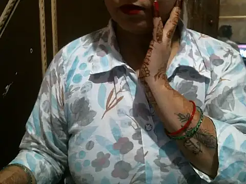 Snapshot of UrsMansi chatting on 10/12/25, 08:13 UrsMansi online show from 10/12/25, 08:13