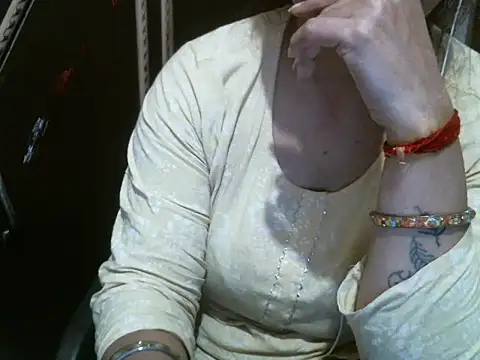 Snapshot of UrsMansi chatting on 11/07/25, 03:50 UrsMansi online show from 11/07/25, 03:50