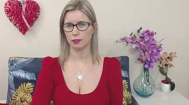 Snapshot of DoreenSexy chatting on 01/02/25, 07:23 DoreenSexy online show from 01/02/25, 07:23