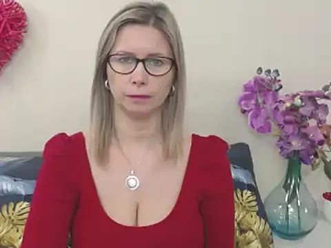 Snapshot of DoreenSexy chatting on 02/11/25, 07:12 DoreenSexy online show from 02/11/25, 07:12