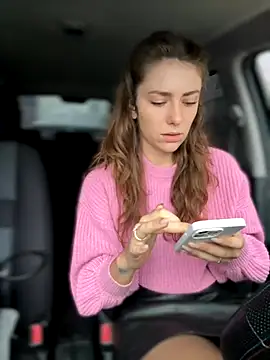 MariiD online show from 10/25/25, 06:54