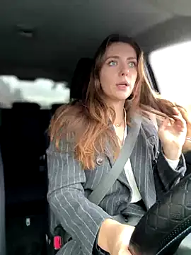 MariiD online show from 10/28/25, 08:29