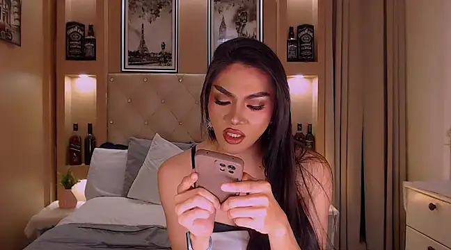 YOUR DREAMWIFE online show from 03/12/25, 11:01