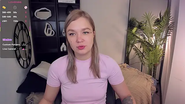 Snapshot of BellaDreamy chatting on 11/12/25, 09:10 BellaDreamy online show from 11/12/25, 09:10