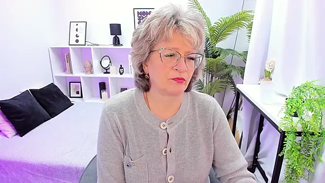 EvelynJoyful online show from 11/24/25, 05:07