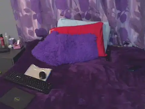 Snapshot of claudia_manuela chatting on 12/02/24, 10:23 claudia manuela online show from 12/02/24, 10:23