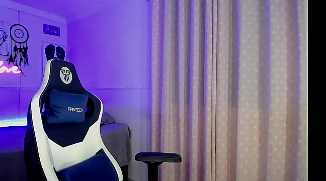 charlottesexxx online show from 03/12/25, 11:44