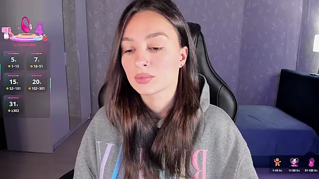 Snapshot of EllaFresh chatting on 10/12/25, 12:09 EllaFresh online show from 10/12/25, 12:09