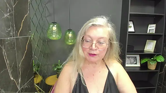 NataliMellow online show from 10/04/25, 03:21