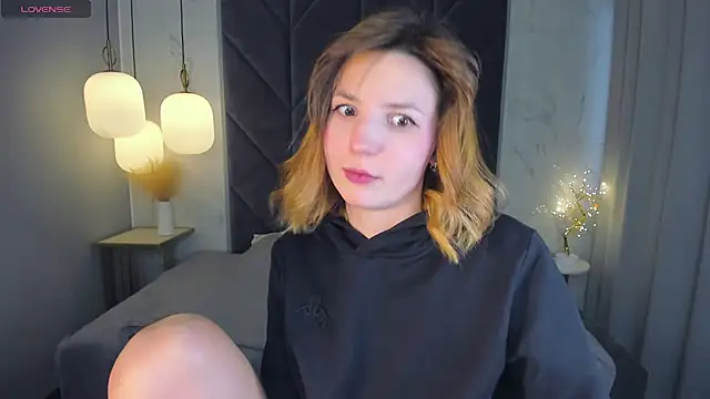 Snapshot of JaneGraceful chatting on 12/16/24, 12:38 JaneGraceful online show from 12/16/24, 12:38
