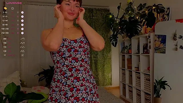 Snapshot of lana_sky chatting on 11/06/25, 04:41 lana sky online show from 11/06/25, 04:41