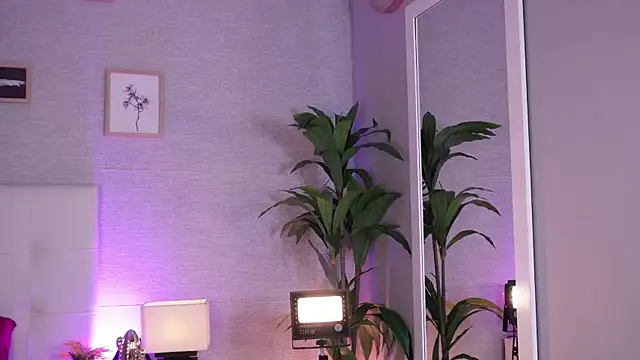 cinnamon afrodit online show from 10/19/25, 07:47