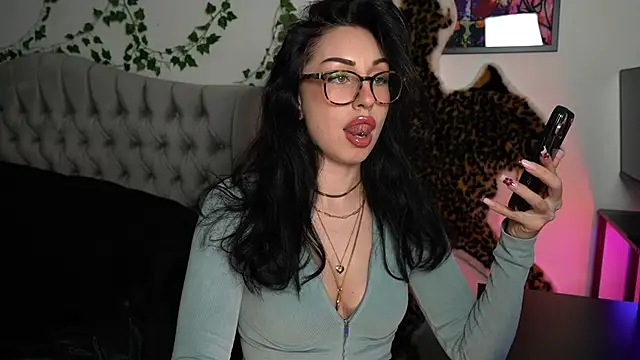 Snapshot of Estherjizz chatting on 09/18/25, 04:42 Estherjizz online show from 09/18/25, 04:42