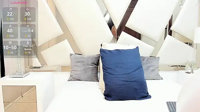 MilfVictoria online show from 10/11/25, 11:58