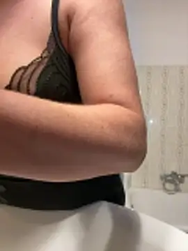 Wet-Pussycat online show from 11/16/25, 01:11