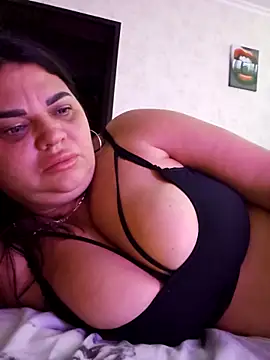 littleRikka online show from 11/06/25, 08:21