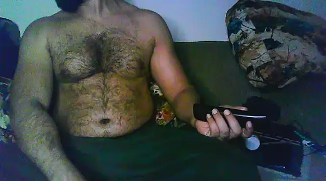 Snapshot of Vbestshow chatting on 02/20/25, 06:35 Vbestshow online show from 02/20/25, 06:35