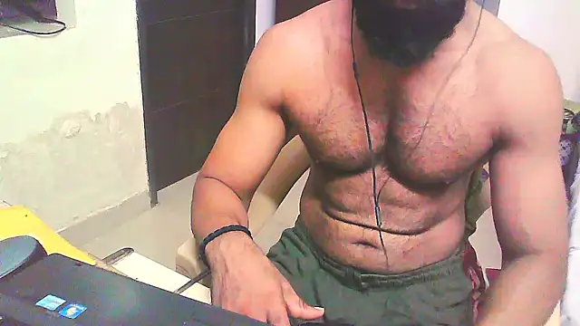 Snapshot of Vbestshow chatting on 10/07/25, 11:29 Vbestshow online show from 10/07/25, 11:29