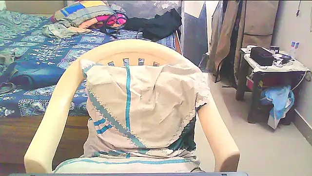 Snapshot of Vbestshow chatting on 11/01/25, 06:32 Vbestshow online show from 11/01/25, 06:32