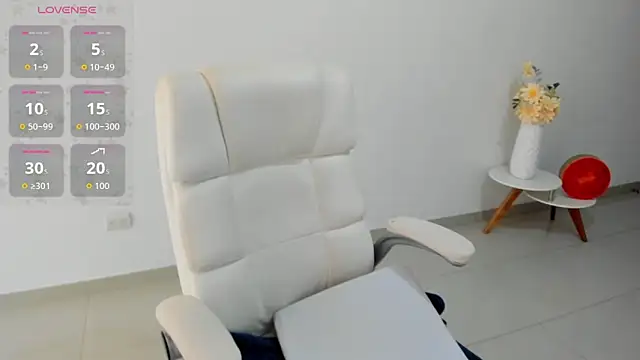 renata t  online show from 10/25/25, 11:07