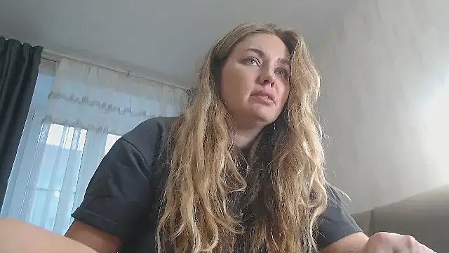 xxkristinaxx online show from 10/23/25, 12:15