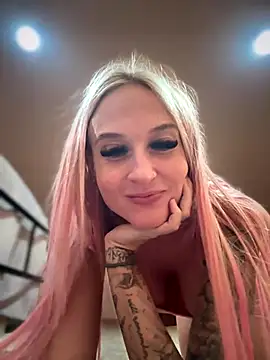 Snapshot of _Rapunzel_ chatting on 10/08/25, 05:27 Rapunzel online show from 10/08/25, 05:27