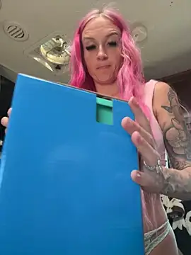 Snapshot of _Rapunzel_ chatting on 10/28/25, 06:54 Rapunzel online show from 10/28/25, 06:54