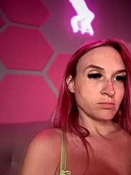 Snapshot of _Rapunzel_ chatting on 11/15/25, 03:48 Rapunzel online show from 11/15/25, 03:48