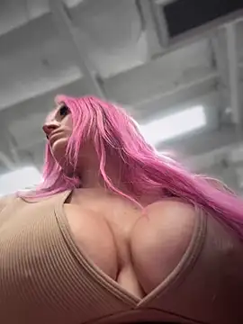 Snapshot of _Rapunzel_ chatting on 11/15/25, 07:32 Rapunzel online show from 11/15/25, 07:32