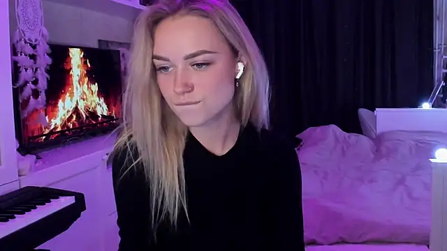 MaryDreaminess online show from 11/21/25, 04:33