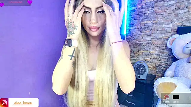 Snapshot of ale_lovee chatting on 01/31/25, 04:25 ale lovee online show from 01/31/25, 04:25