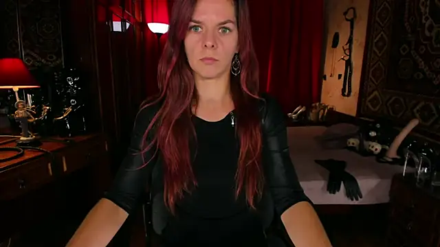 Snapshot of MargoTigress chatting on 10/24/25, 09:28 MargoTigress online show from 10/24/25, 09:28