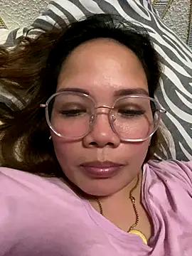 BURBERRY69 online show from 10/04/25, 05:11