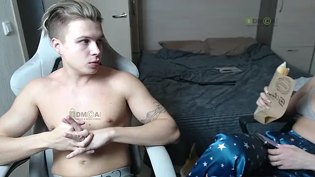 Snapshot of Sunny-Girl1 chatting on 02/10/25, 03:32 Sunny-Girl1 online show from 02/10/25, 03:32