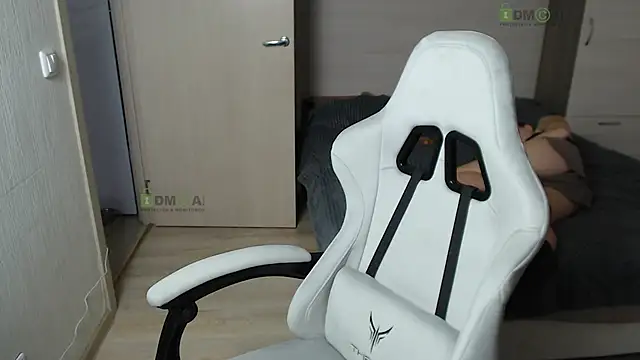 Snapshot of Sunny-Girl1 chatting on 03/03/25, 06:26 Sunny-Girl1 online show from 03/03/25, 06:26