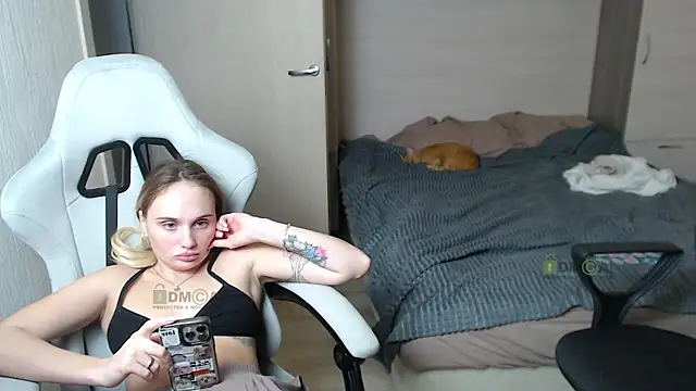 Snapshot of Sunny-Girl1 chatting on 03/06/25, 07:10 Sunny-Girl1 online show from 03/06/25, 07:10