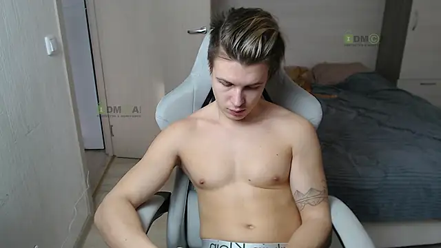 Snapshot of Sunny-Girl1 chatting on 03/08/25, 07:38 Sunny-Girl1 online show from 03/08/25, 07:38