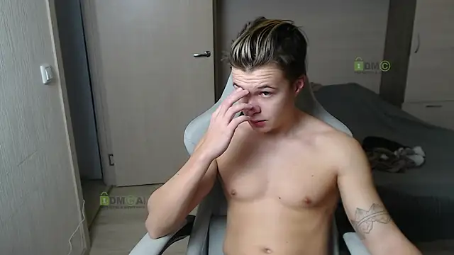 Snapshot of Sunny-Girl1 chatting on 03/13/25, 06:05 Sunny-Girl1 online show from 03/13/25, 06:05