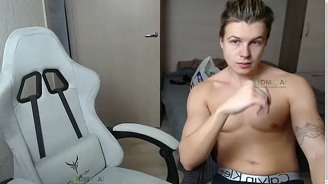 Snapshot of Sunny-Girl1 chatting on 03/13/25, 11:08 Sunny-Girl1 online show from 03/13/25, 11:08