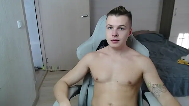 Snapshot of Sunny-Girl1 chatting on 03/22/25, 10:17 Sunny-Girl1 online show from 03/22/25, 10:17