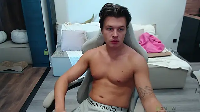 Snapshot of Sunny-Girl1 chatting on 10/08/25, 06:33 Sunny-Girl1 online show from 10/08/25, 06:33