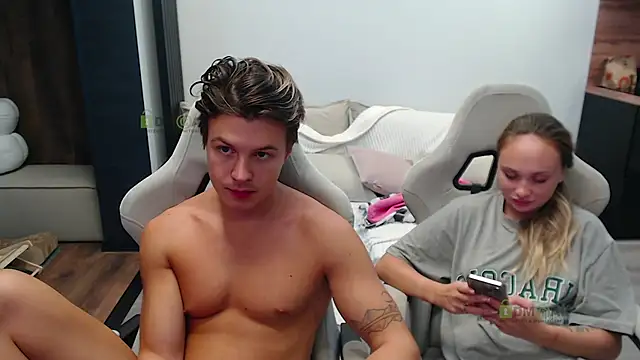 Snapshot of Sunny-Girl1 chatting on 10/10/25, 06:34 Sunny-Girl1 online show from 10/10/25, 06:34