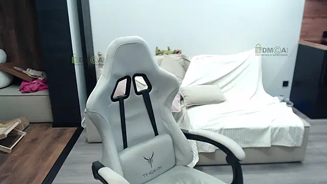 Snapshot of Sunny-Girl1 chatting on 10/14/25, 05:58 Sunny-Girl1 online show from 10/14/25, 05:58