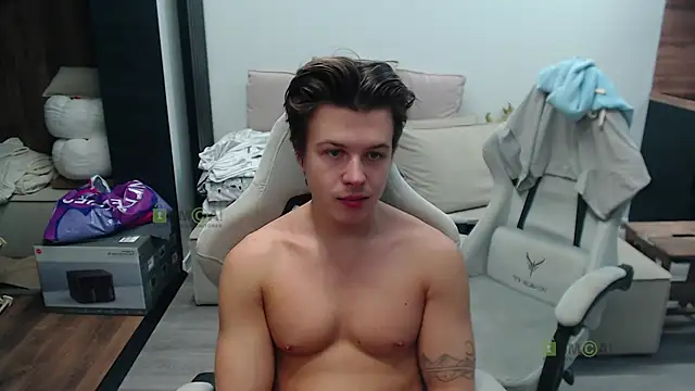 Snapshot of Sunny-Girl1 chatting on 11/13/25, 06:56 Sunny-Girl1 online show from 11/13/25, 06:56