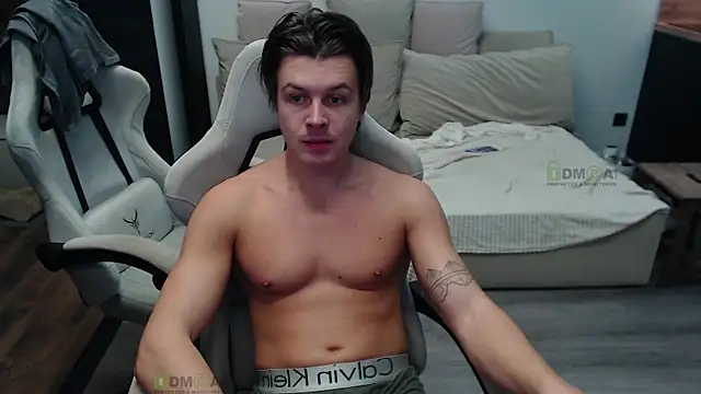 Snapshot of Sunny-Girl1 chatting on 11/18/25, 07:07 Sunny-Girl1 online show from 11/18/25, 07:07