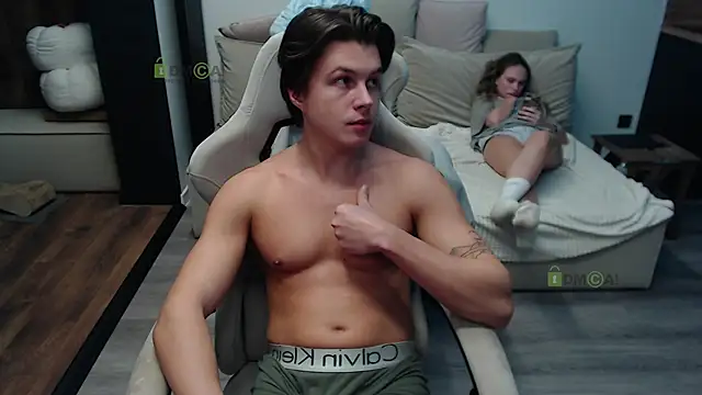 Snapshot of Sunny-Girl1 chatting on 11/19/25, 07:14 Sunny-Girl1 online show from 11/19/25, 07:14