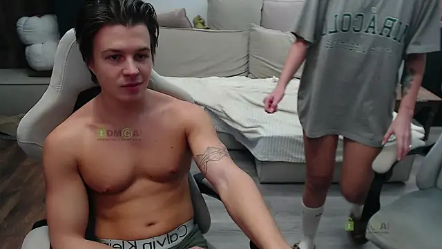 Snapshot of Sunny-Girl1 chatting on 11/20/25, 08:03 Sunny-Girl1 online show from 11/20/25, 08:03