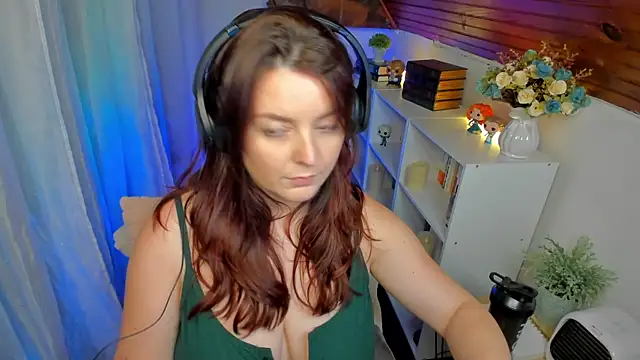 Snapshot of ErinMarshall chatting on 01/29/25, 04:41 ErinMarshall online show from 01/29/25, 04:41